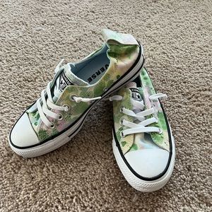 Converse Low Rise Green Sneakers Size 6 Women